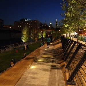 德瓦拉河岸码头景观