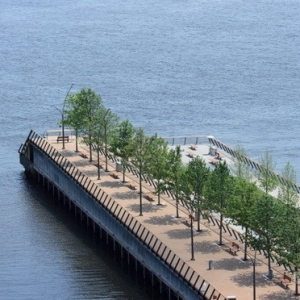 德瓦拉河岸码头景观