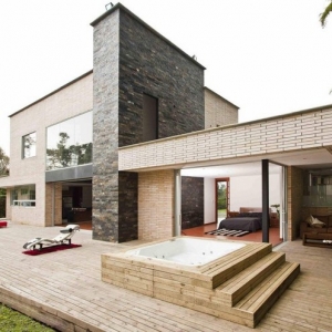 OlayaOlaya House