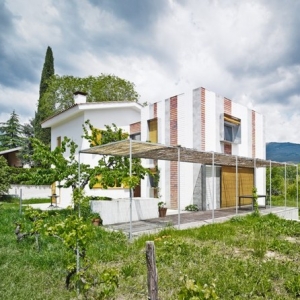 AnoroAnoro House