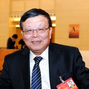 赖明:城镇化要统筹安排