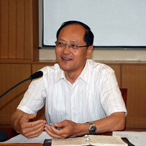 郝际平:建筑垃圾围城难题当解