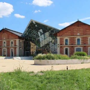 CETģCET Building