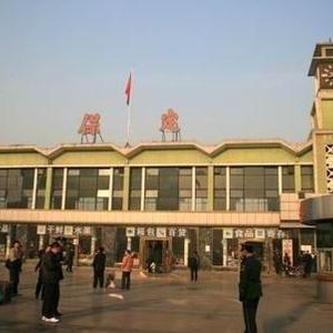 时评:小城市保定何以逆袭?