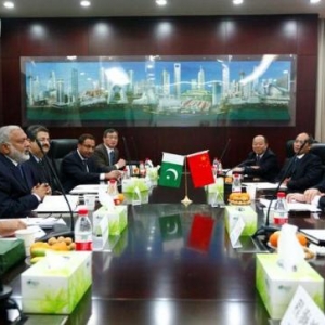 巴基斯坦国防部副秘书长和民航总局局长一行访问中国建筑子企业