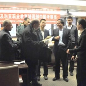 阿尔及利亚职业教育培训部考察团访问海外事业部