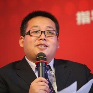 易鹏:新型城镇化的症结在于利益分配不均