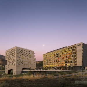 智利迭戈波塔利斯大学经济商贸学院