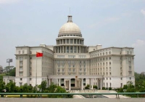 时评:比山寨建筑更可怕的是山寨思维