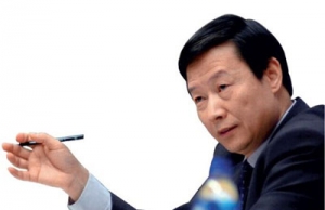 仇保兴:农民进城易引发贫民窟病