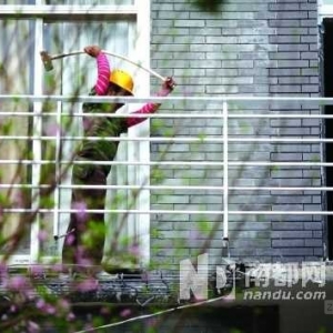 水榭花都楼顶违建被依法强拆