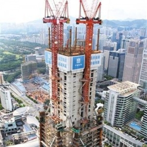 中国第一高楼 平安金融中心第二条“金腰带”开吊