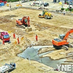 北苑施工致燃气泄漏 市民点烟被掐灭
