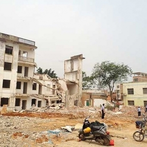 ����һ��¥���ʩ��ʱ ����ͷ��������