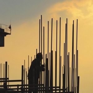 ������ǿ�������������ϵ����