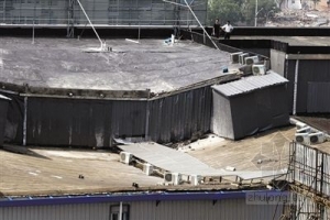 �����ڼҾƵ�¥��̮��140��������