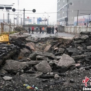 ���ݵ���һ�����յ�վ����·����������