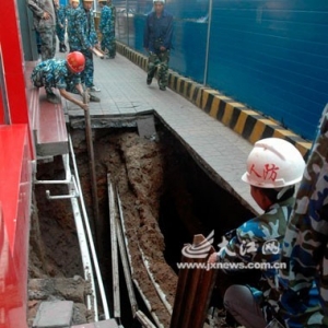 ӥ̶ʤ����·���н��ԵĻ������¥��ǽ�������֡��޶���