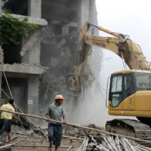 ����ǿ��2011������С��Ȩ�� ҵ����ʧ300����