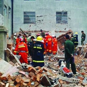 �Ͼ������񷭽�˽���ɡ�¥������ ��Ȼ̮����1��8��