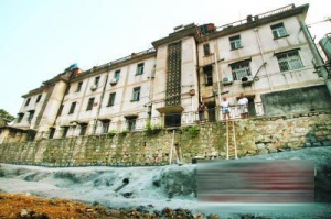 �����о��֡�¥���ᡱ 12��ס��ǽ�ϵ��¿���