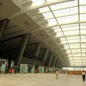 ���ǽ����е��±�����վ�߼ܲ���