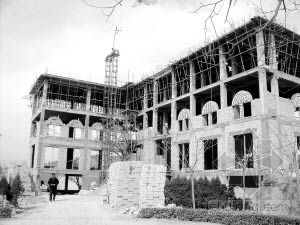 ֣��Υ������¥���г��绰��ͣһ�ܺ󿪹�(ͼ)