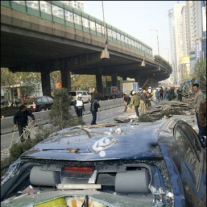 ͣ�ھƵ��ſڵĽγ���ѹ����Ŀȫ