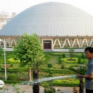 ��ͼһ��һλ������Ա��֣���л�