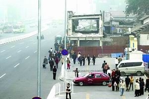 ��Ǩ����Ӱ�춫�ָ���