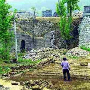 �ɳ�ǽ���𣬻�Ƥǽ����