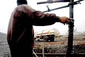 ������ʩ������Ϊ���� ��·�����������ͣ��