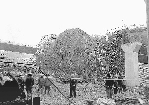 �Ͼ��ڽ�������ͻȻ̮�� �¹�ԭ�����ڵ�����