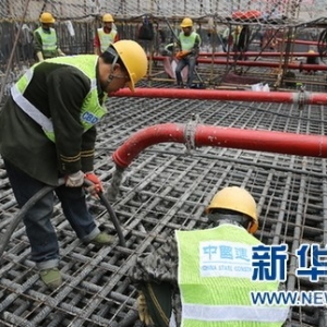 北京第一高楼“中国尊大厦”超大底板一次性浇筑创建筑新奇迹
