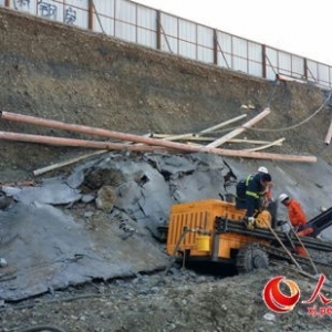 乌鲁木齐阿里山路一建筑工地发生坍塌