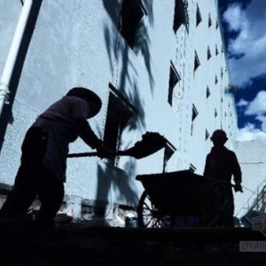 玉树重建赶进度 中秋佳节施工忙