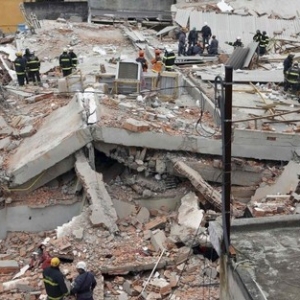 巴西大厦整座倒塌至少6人死亡20人受伤