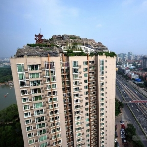 北京最牛违建别墅群 堪称“楼上楼”