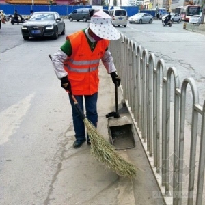 ����ʩ���۳���Ⱦ ʩ����ÿ��������ˮ5��