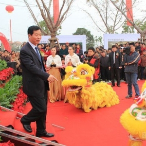 2012�������Ļ����νڰ��������ǾƵ�Ͷ��ʹ��