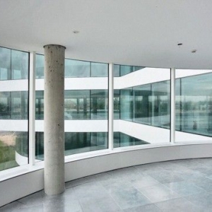 �ⲿ¥��ʩ�� ѧУΧǽͻȻ����