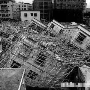 ����׮���������ڽ�¥������