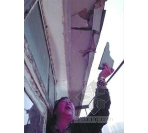 �������賿ʱ�ֵ������Ѿ���¥ 5�����񱻾��Ž���ҽԺ