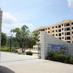 ����һСѧ�Ƿ����ʽ��� ռ��У԰�ܵ�