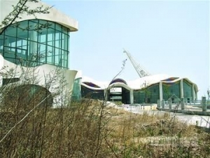 �ൺ�ִ���������7��δ���� Ⱥ����Ϊ�Ƿ���¥