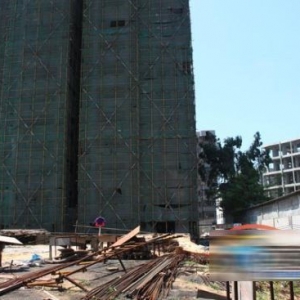 ���ڣ�������ҹʩ���������� һ����ʧ����12��