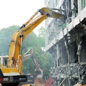 ������ǿ��ʷ�����Υ�� 13���¥��������ƽ