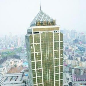 �Ŵ���β¥ ���˸���ͬ