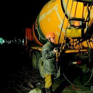 ͨ������������������������ͣ����ˮ��ĵ��ݺ��ݹ��ؾֲ�ͣ��