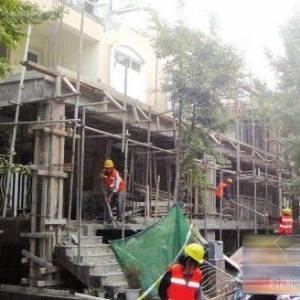 �ɶ�������������ƴ� 200��ʩ����Ա��10��Υ������